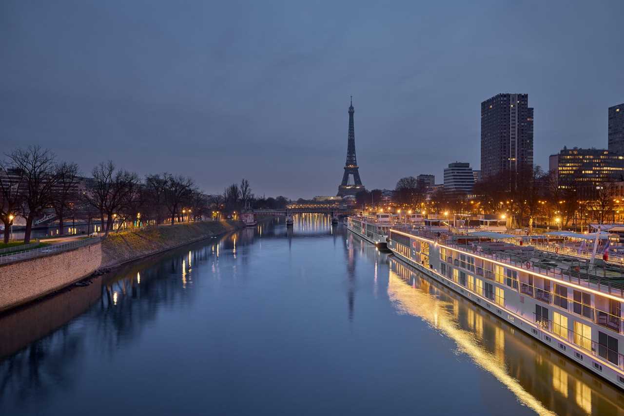 seine river paris viking longships