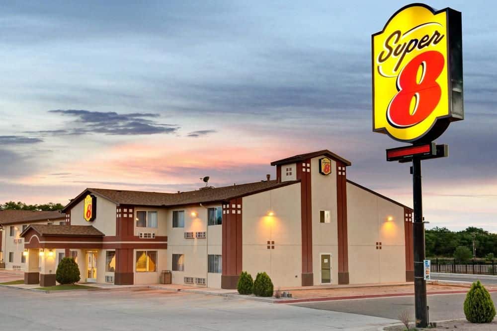 Super 8 Cheap Motel Chain USA