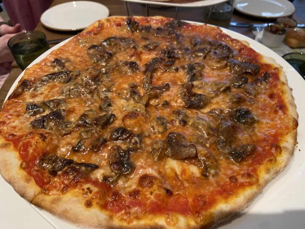 giovanni's italian kitchen wonder of the seas pizza