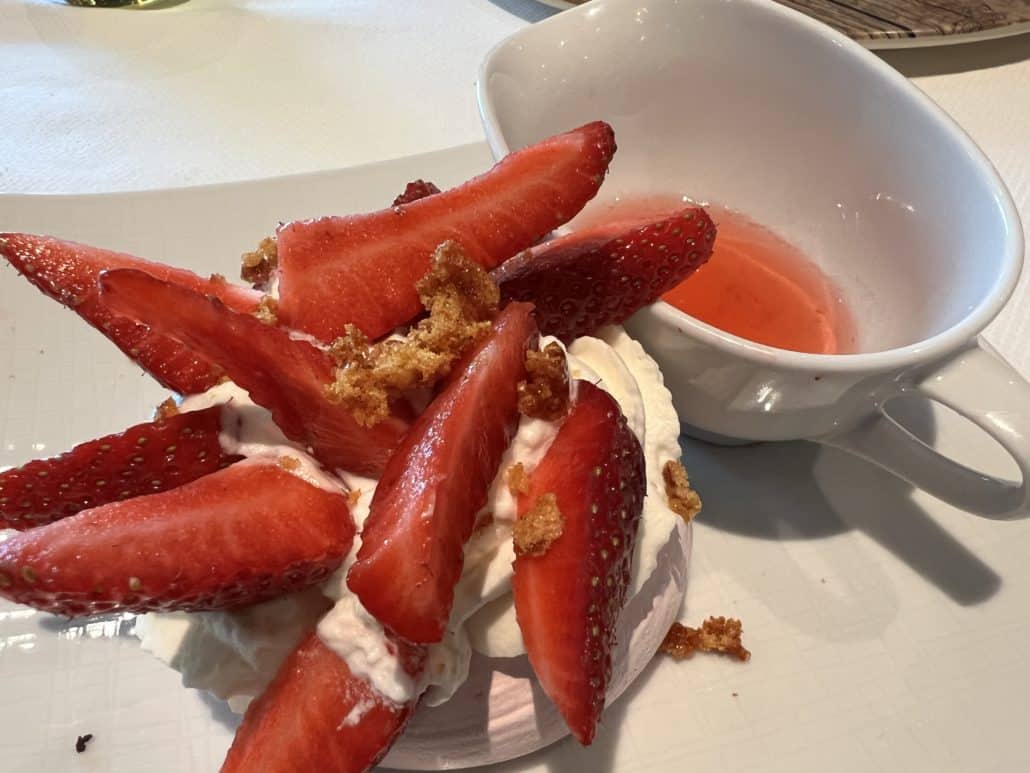 strawberry pavlova pinnacle grill