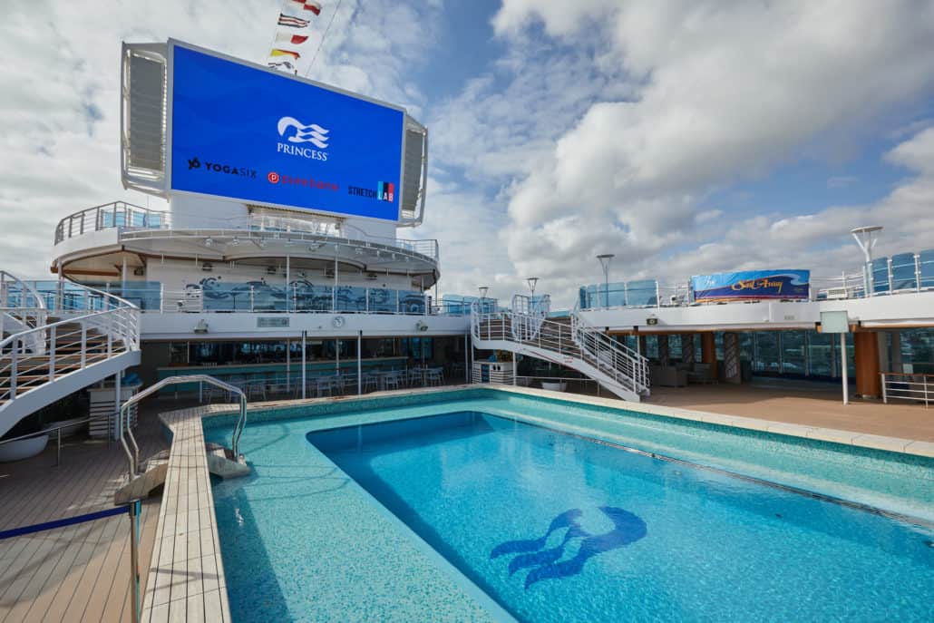 princess cruises pool deck january 28 2023