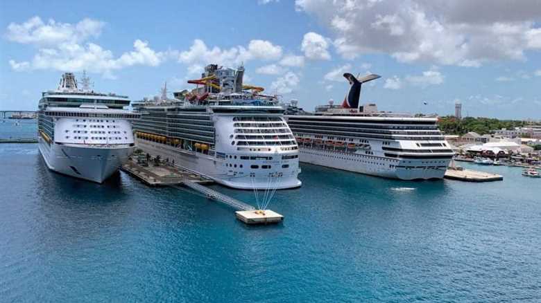 Royal Caribbean vs. Carnival Cruise Line: Which Cruise Line is Best For You?