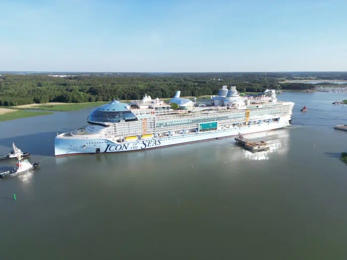 Video: World’s Largest Cruise Ship During Sea Trials