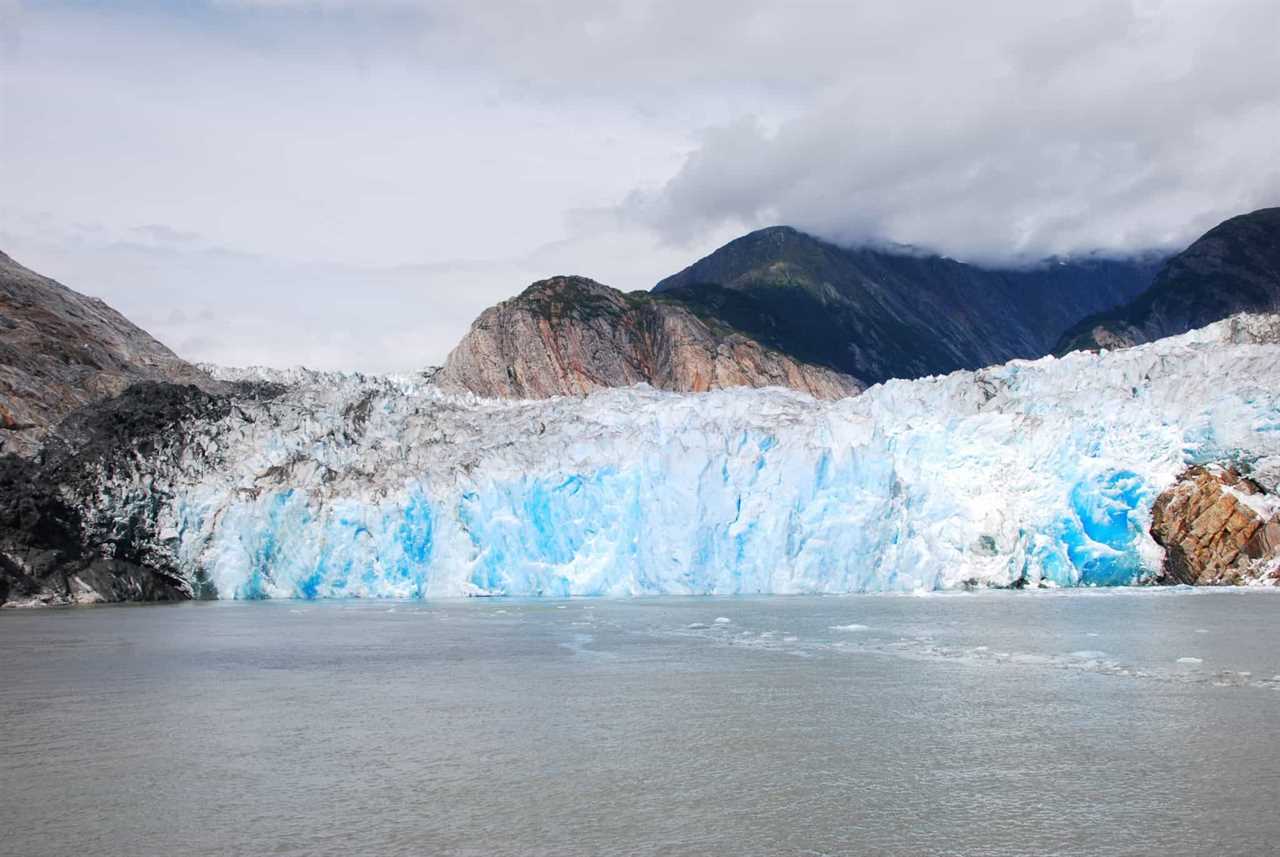 sawyer glacier tracy arm fjord alaska